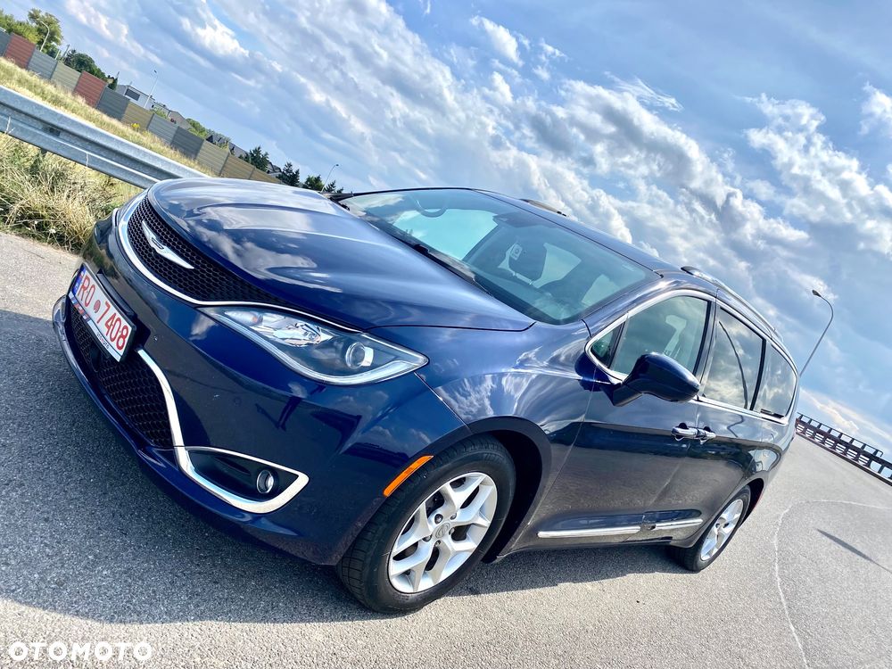 Chrysler Pacifica - 13