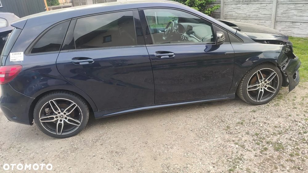 Mercedes-Benz Klasa B 180 d BlueEFFICIENCY Edition Style - 2