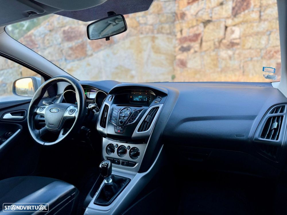 Ford Focus SW 1.6 TDCi Titanium - 23