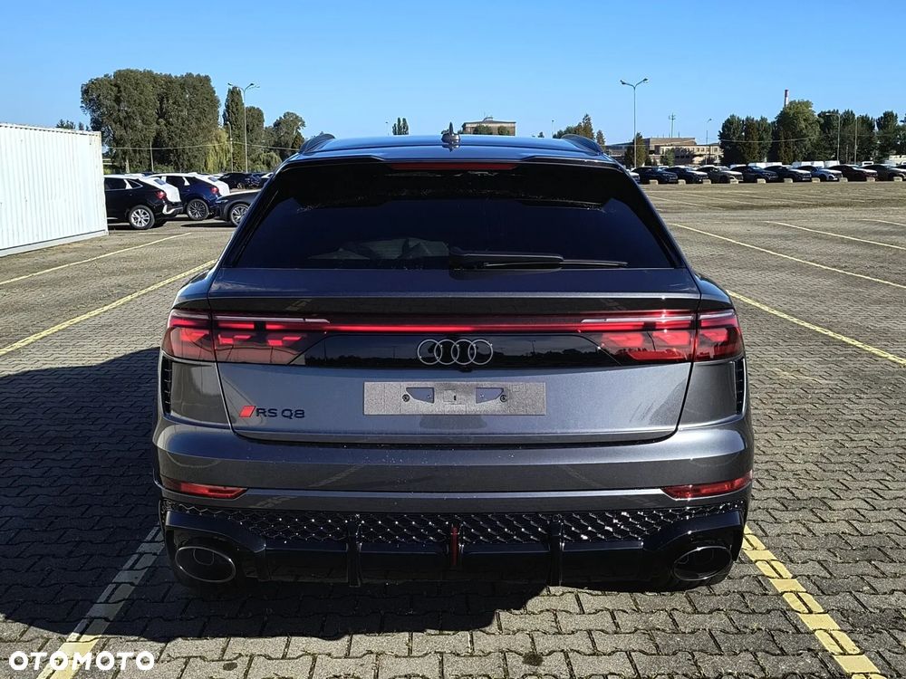 Audi RS Q8 - 6