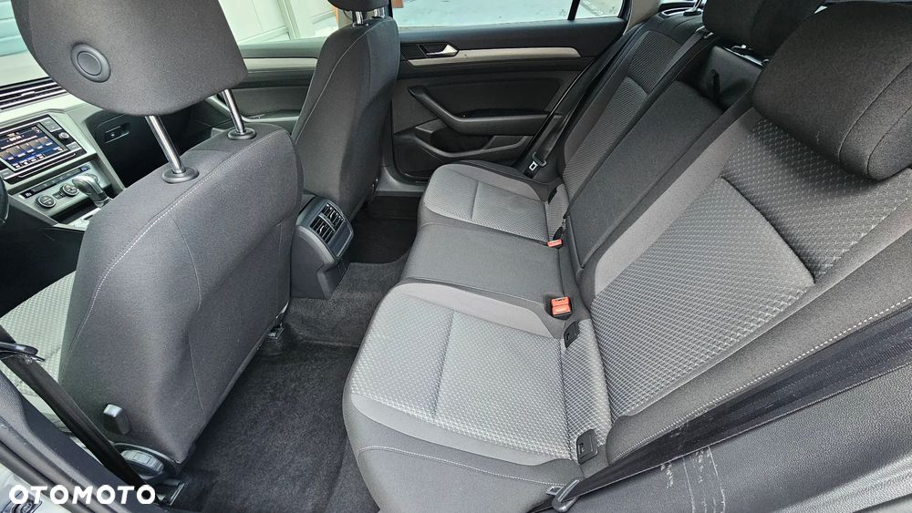 Volkswagen Passat 2.0 TDI EVO Essence DSG - 15