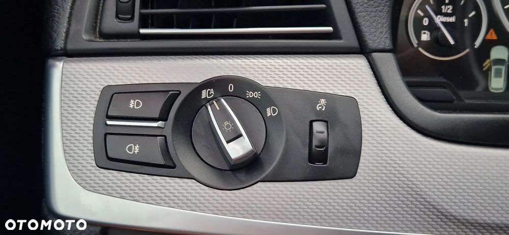 BMW Seria 5 530d Touring Sport-Aut - 30