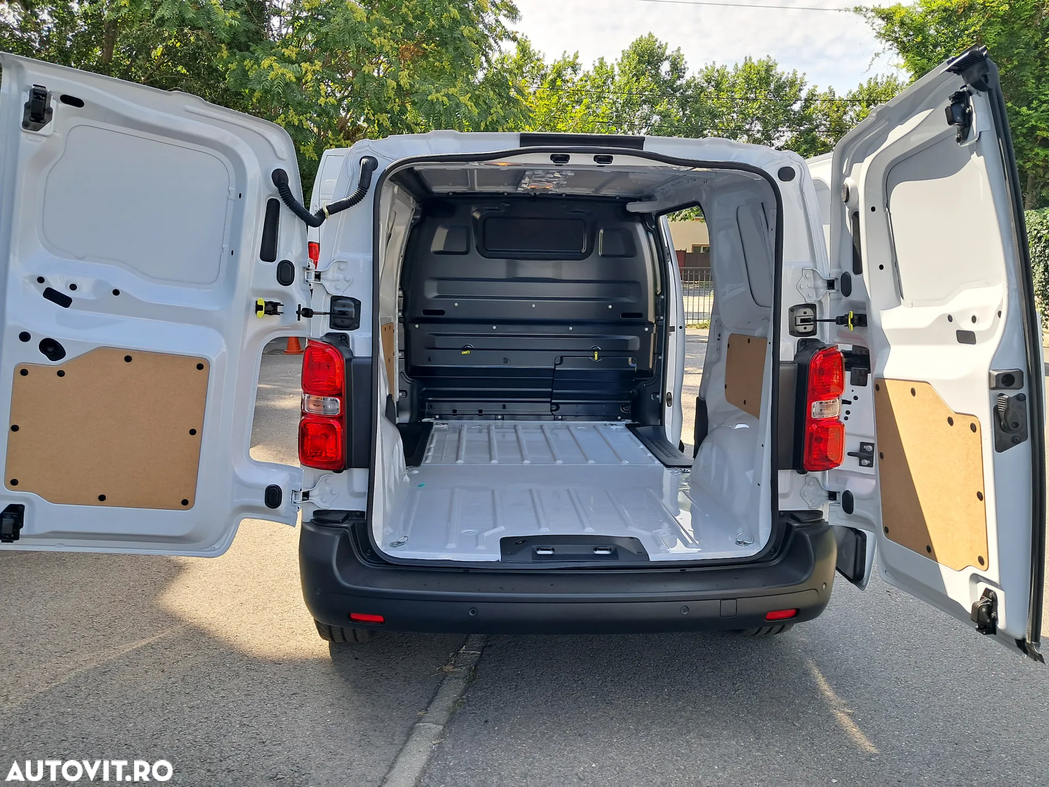 Citroën JUMPY FURGON L2 1.5 diesel 120 CP - 12