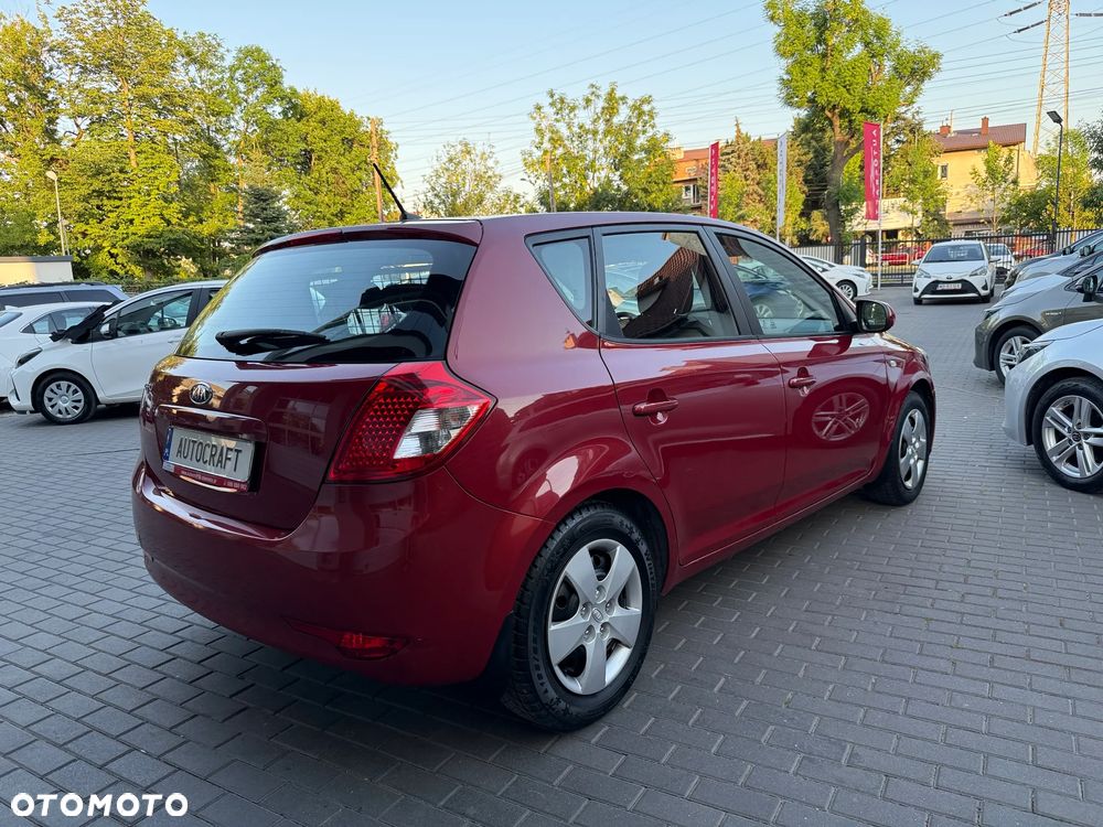 Kia Ceed 1.4 Comfort + - 24
