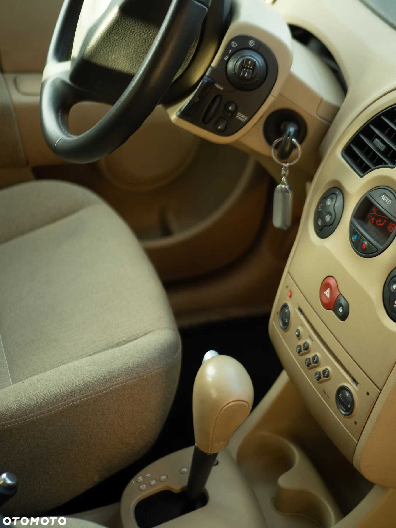 Renault Modus 1.6 16V ESP Privilege - 13