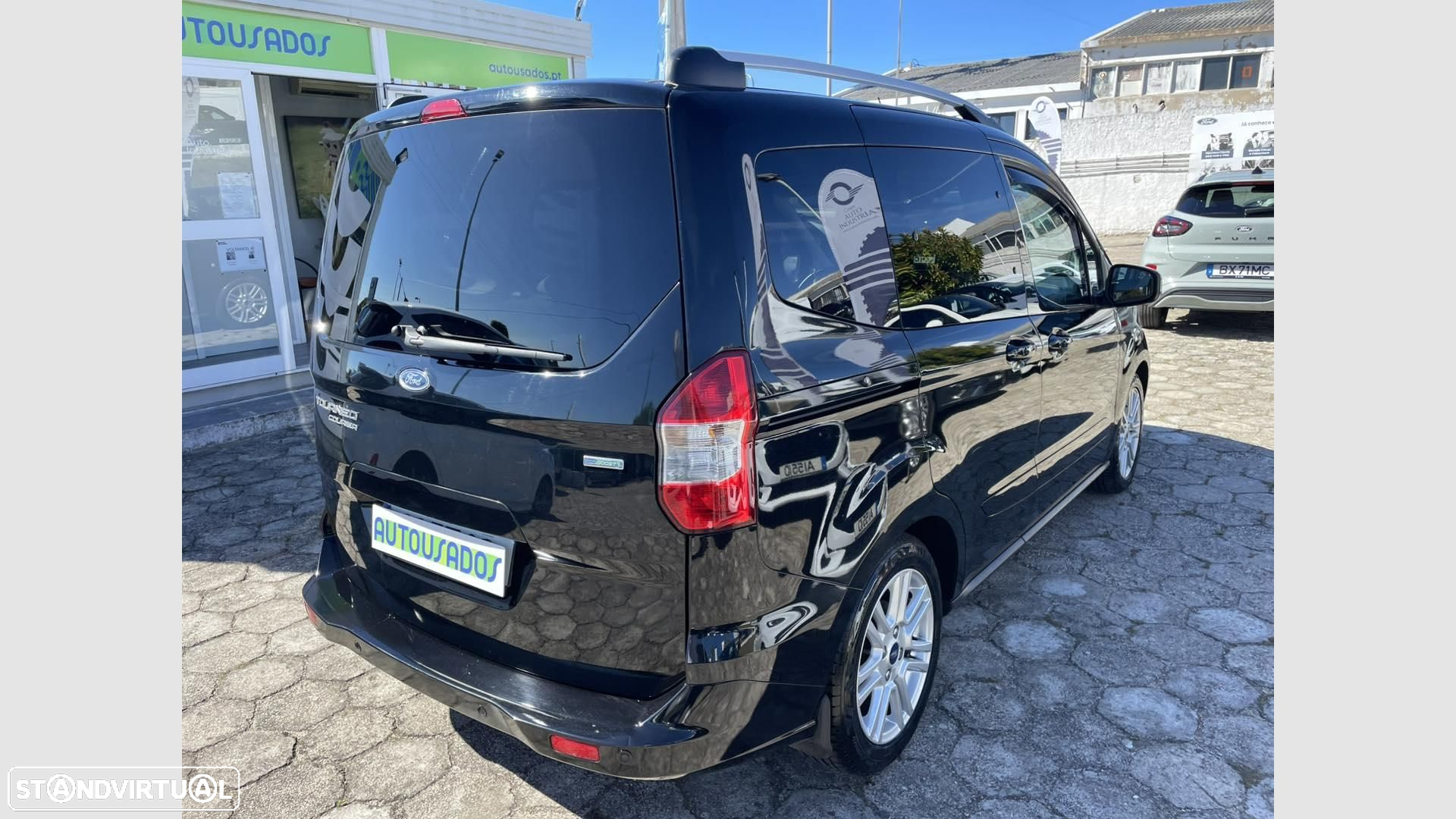 Ford Tourneo Courier 1.0 EcoBoost Titanium - 2