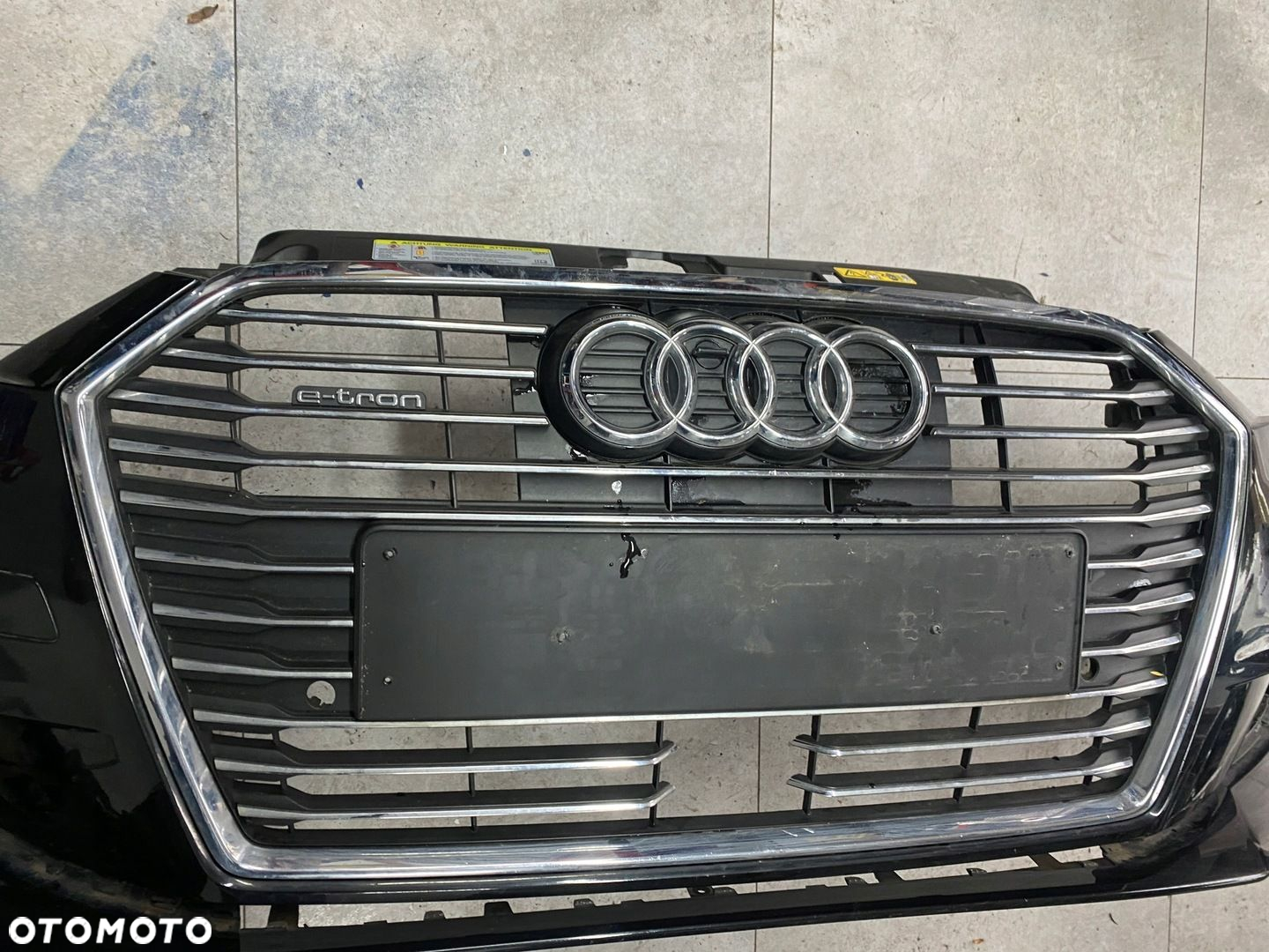 AUDI A3 8V LIFT 16- E TRON ZDERZAK LY9T ORG. - 2