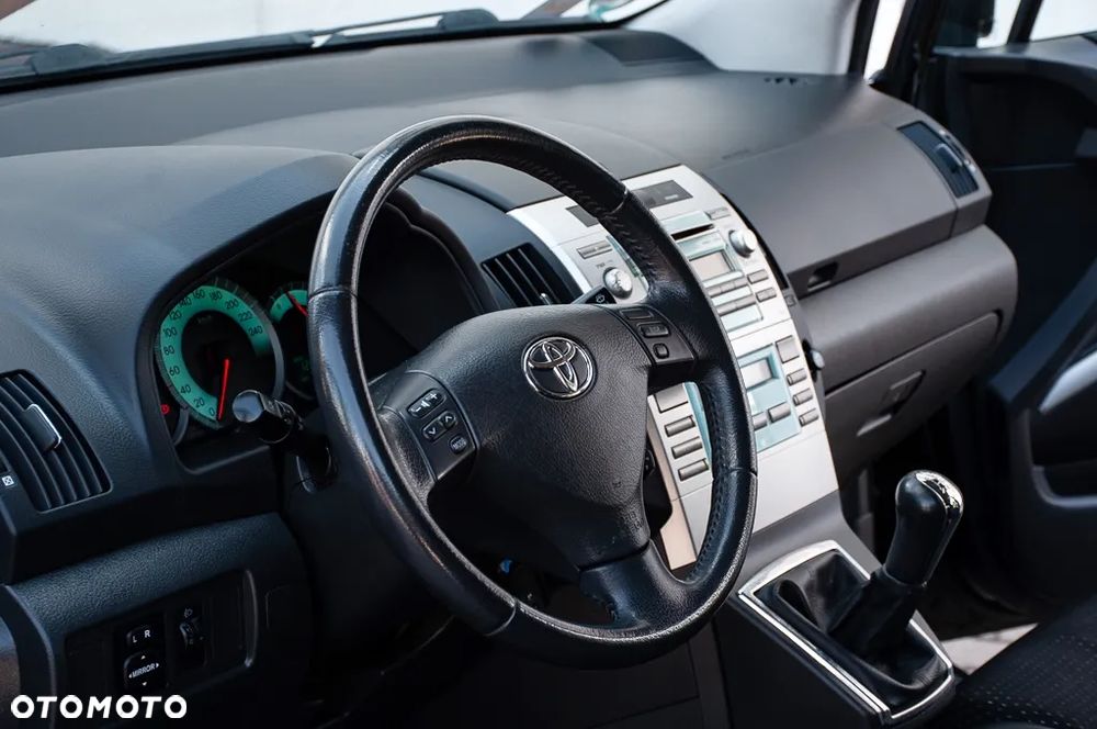 Toyota Corolla Verso 1.8 Sol + 7os - 37