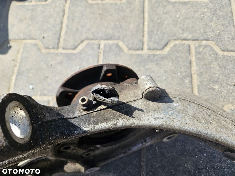 Zwrotnica prawa przód piasta Audi A4 B8 A5 8T 8K0407258S - 3