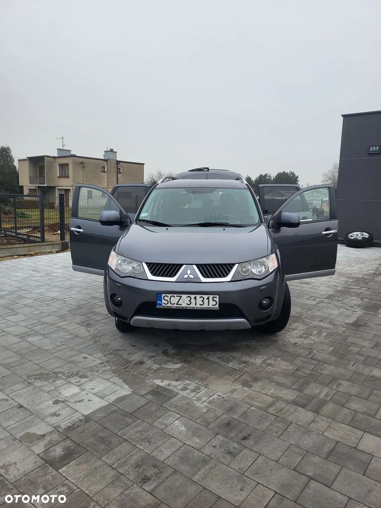 Mitsubishi Outlander 2.0 DID Instyle - 3