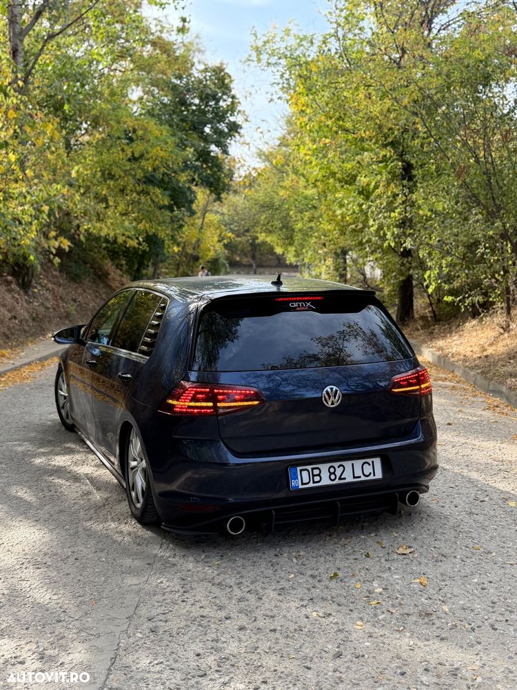 Volkswagen Golf - 5
