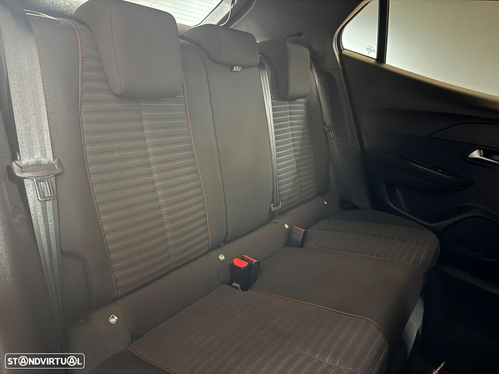 Peugeot e-2008 Allure - 13