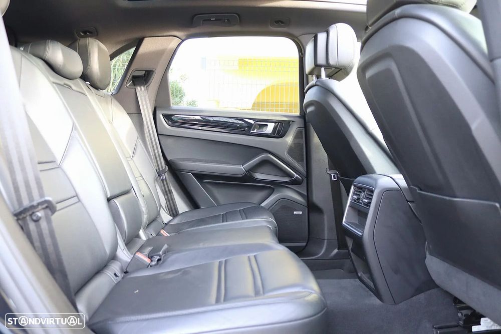 Porsche Cayenne E-Hybrid - 41