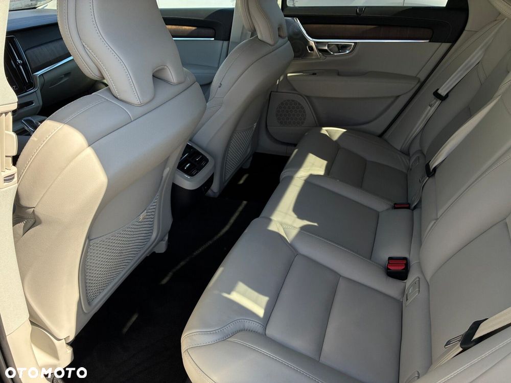Volvo S90 - 35