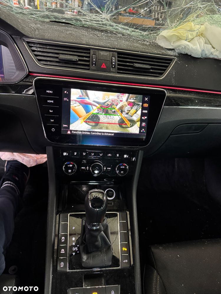 Skoda Superb 2.0 TSI DSG L&K - 25