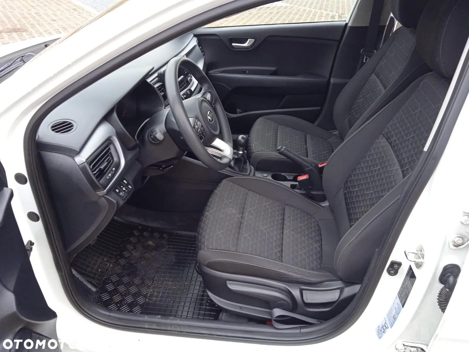 Kia Rio 1.2 M - 6