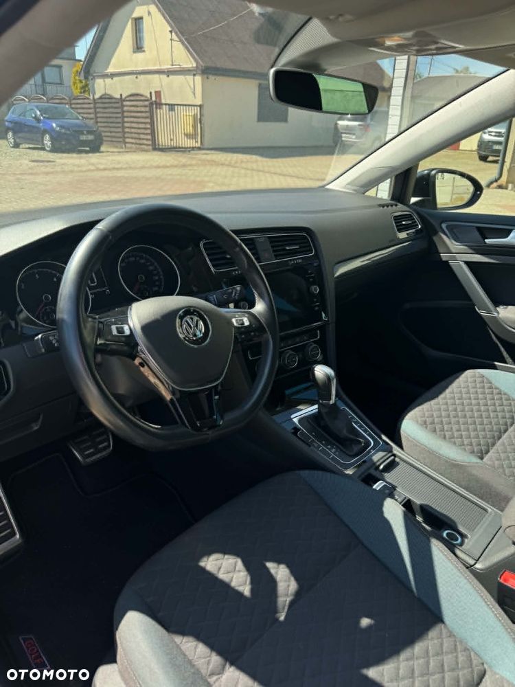 Volkswagen Golf - 9