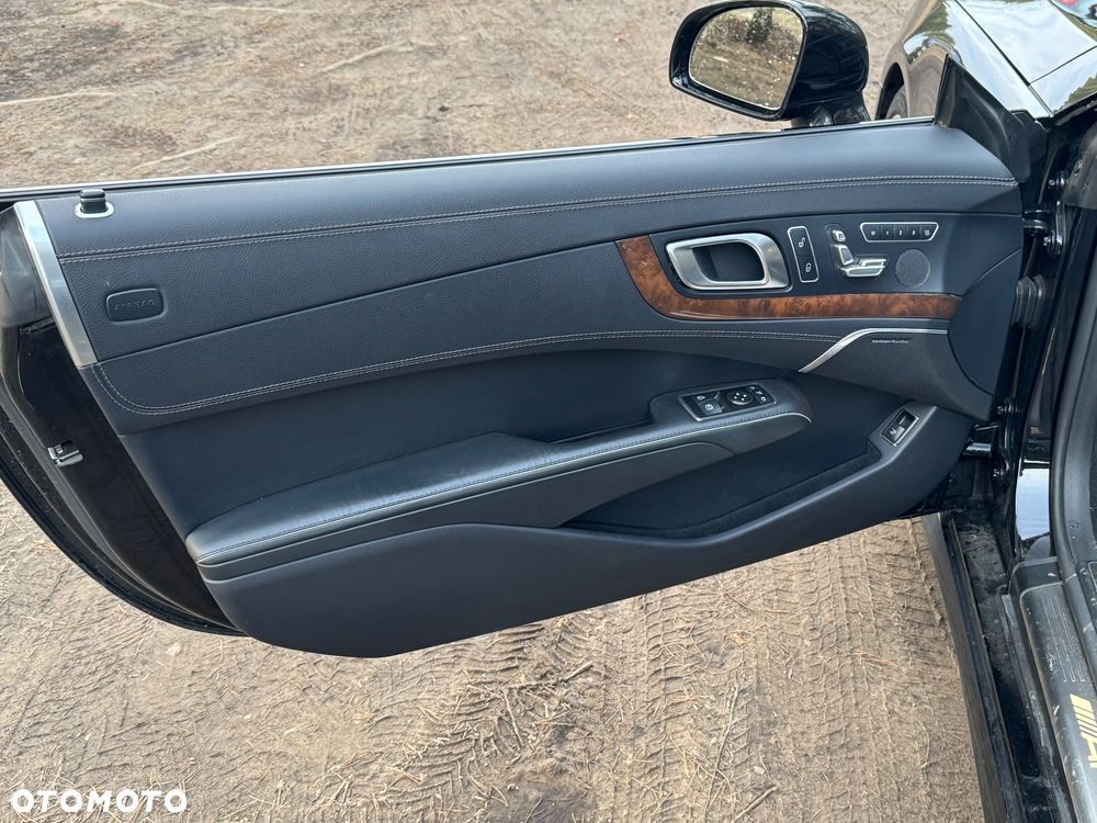 Mercedes-Benz SL 63 AMG AMG Speedshift MCT 7-Gang Sportgetriebe AMG Performance Package - 4