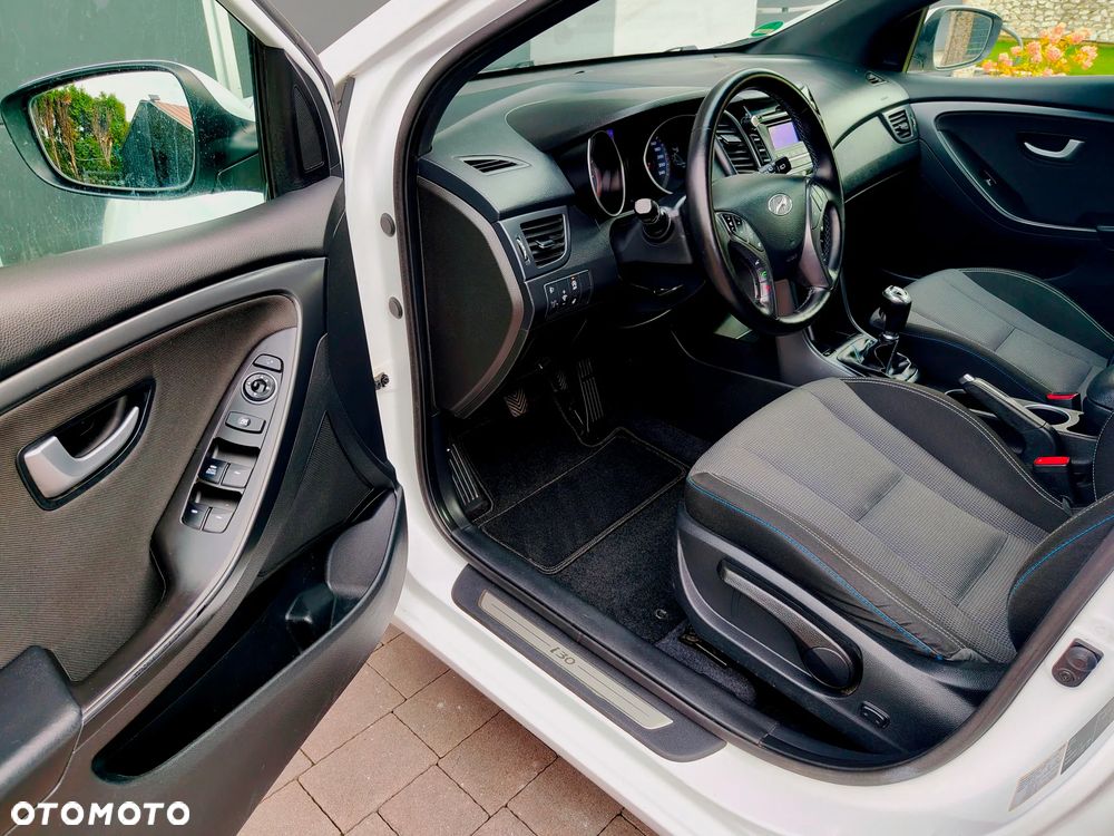 Hyundai i30 blue 1.6 GDI Passion - 6