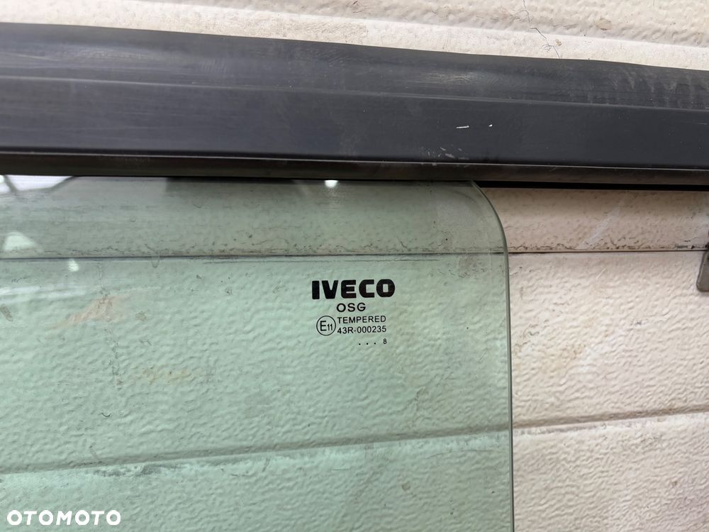 Szyba boczna kamper Iveco Daily przesuwna - 3