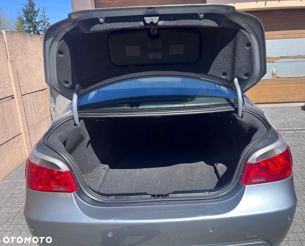 BMW Seria 5 540i - 10