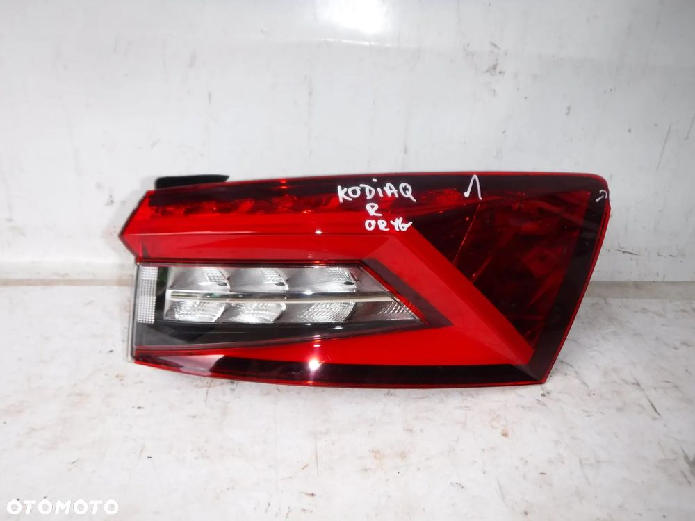 skoda qodiaq lampa tył prawa nowa oryginał z uszkodz - 1