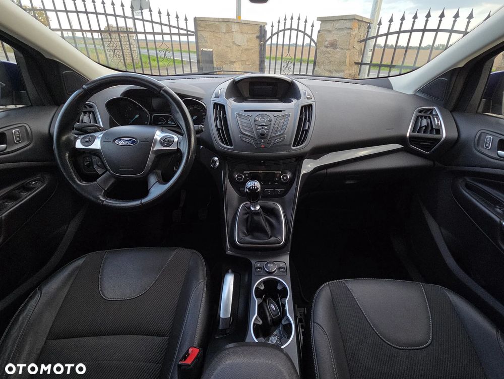 Ford Kuga 2.0 TDCi 2x4 Titanium - 12