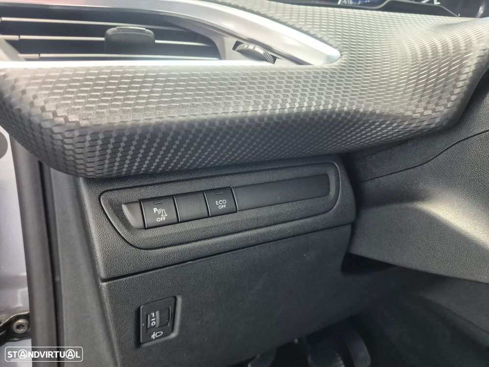 Peugeot 2008 1.2 PureTech Allure - 12