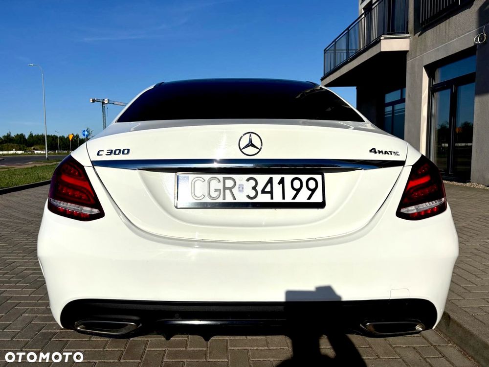 Mercedes-Benz Klasa C 300 4Matic 9G-TRONIC AMG Line - 17