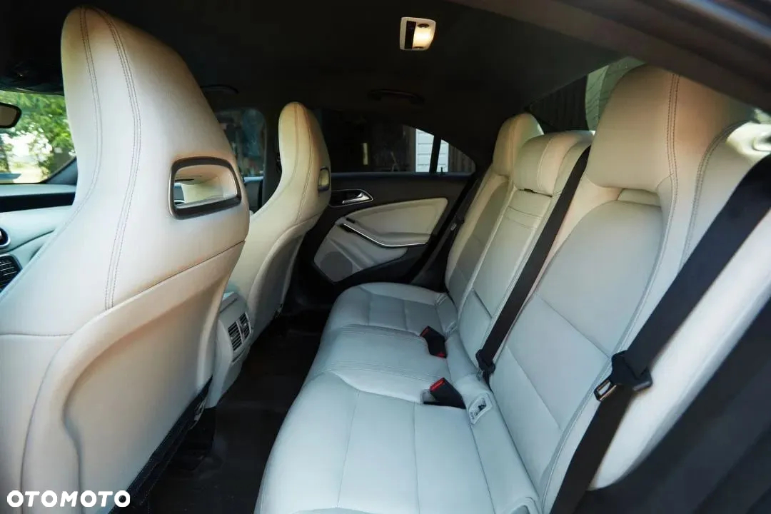 Mercedes-Benz CLA 250 7G-DCT - 9