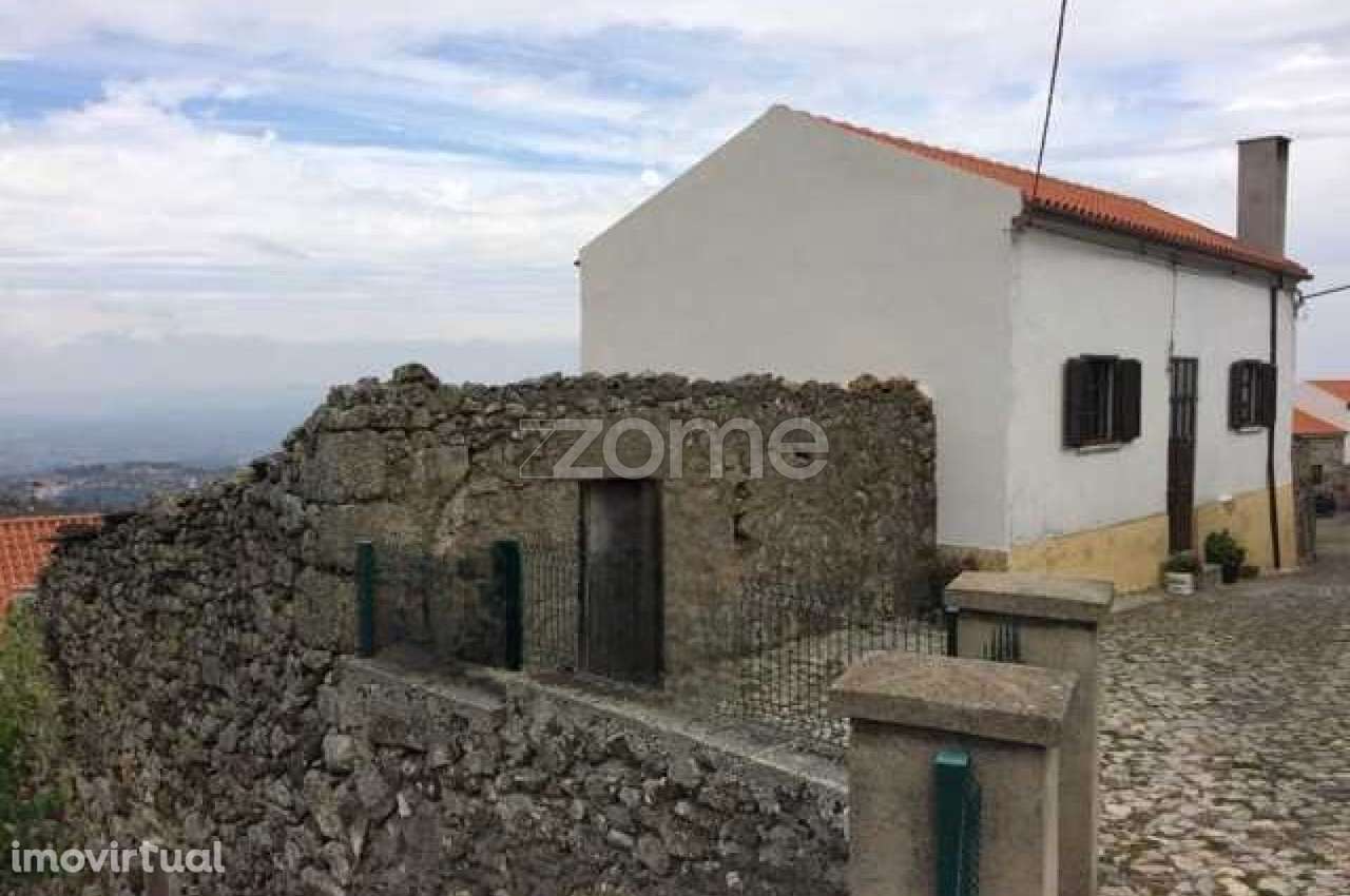 Ruína em Pedra para recuperar com projeto na Serra da Estrela - Grande imagem: 3/25