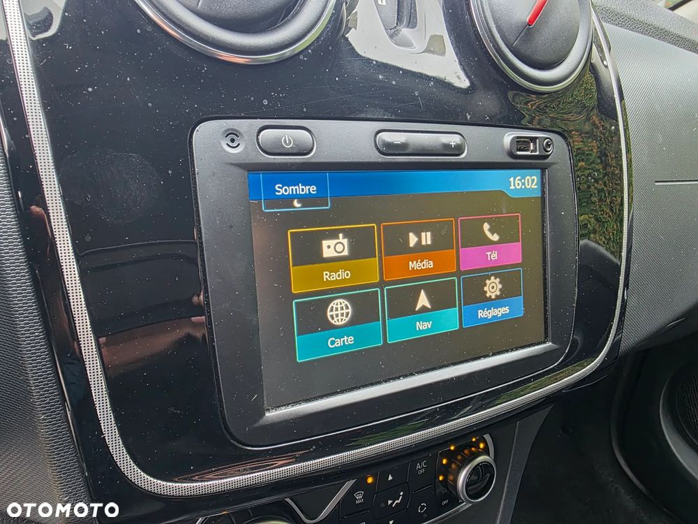 Dacia Logan TCe 90 S&S Stepway Celebration - 27