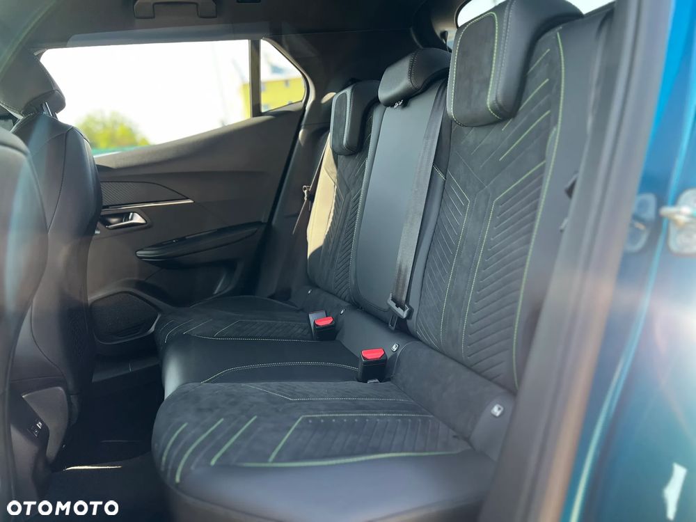 Peugeot 2008 PureTech mHEV GT e-DCS6 - 15
