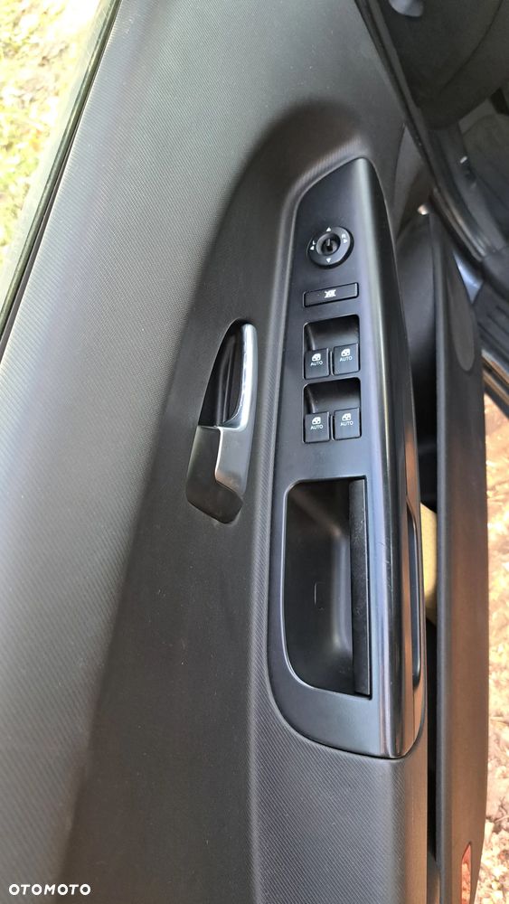 Kia Ceed 1.6 CRDi 115 Dream-Team Edition - 11