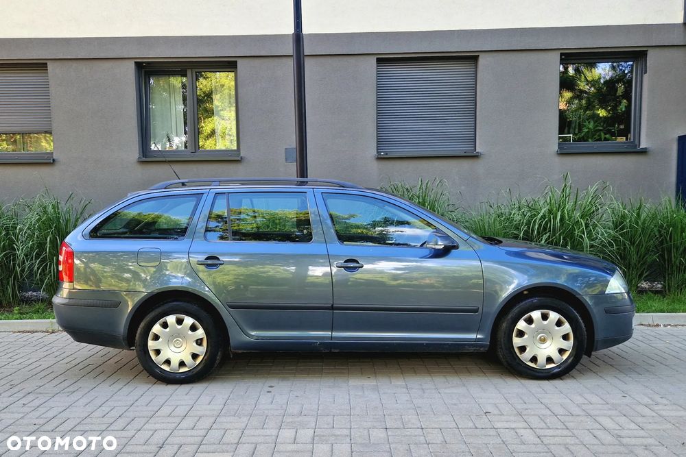 Skoda Octavia 1.6 Combi - 5