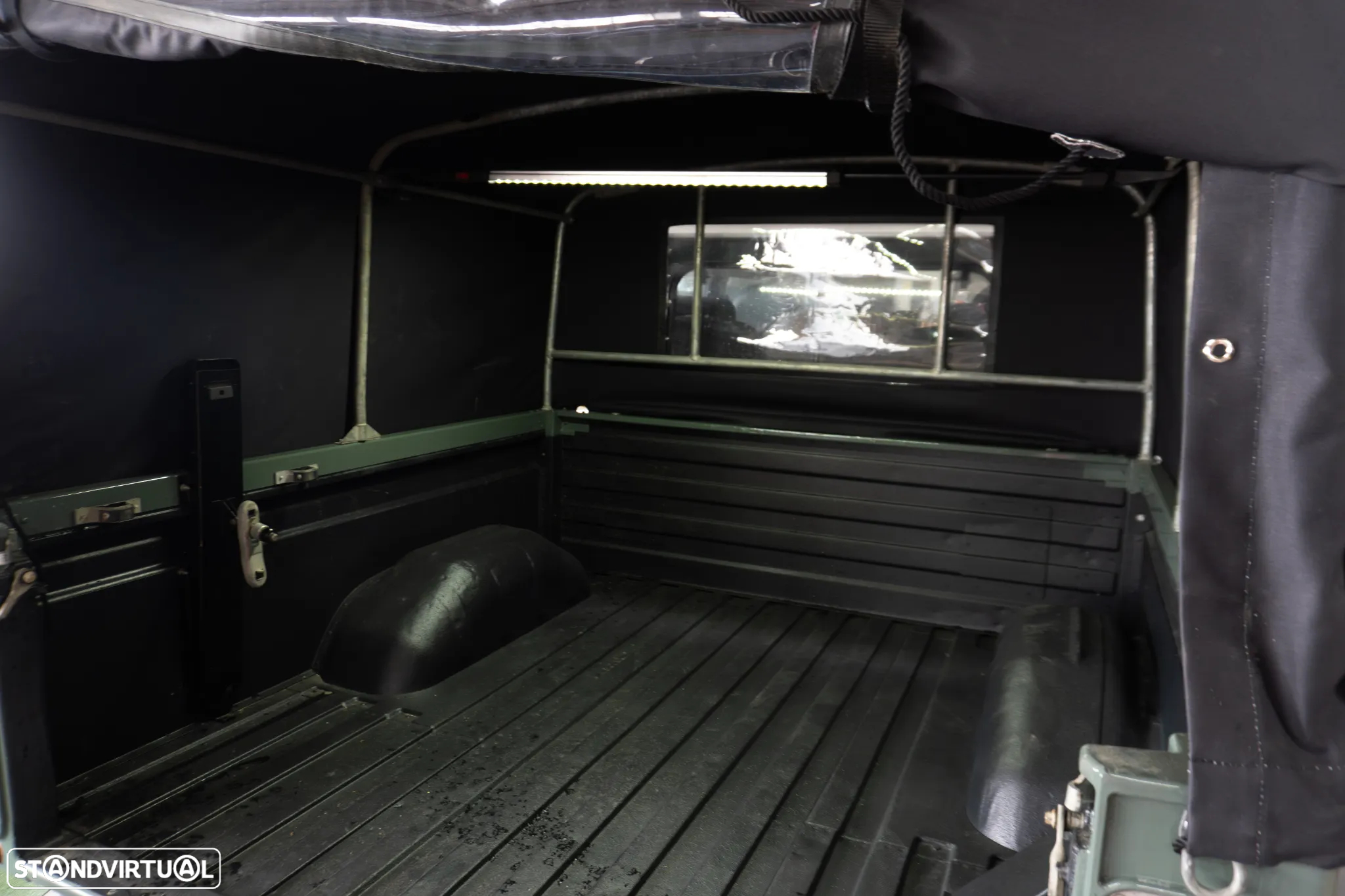 Land Rover Defender 130 CC 2.4 CRD E - 8
