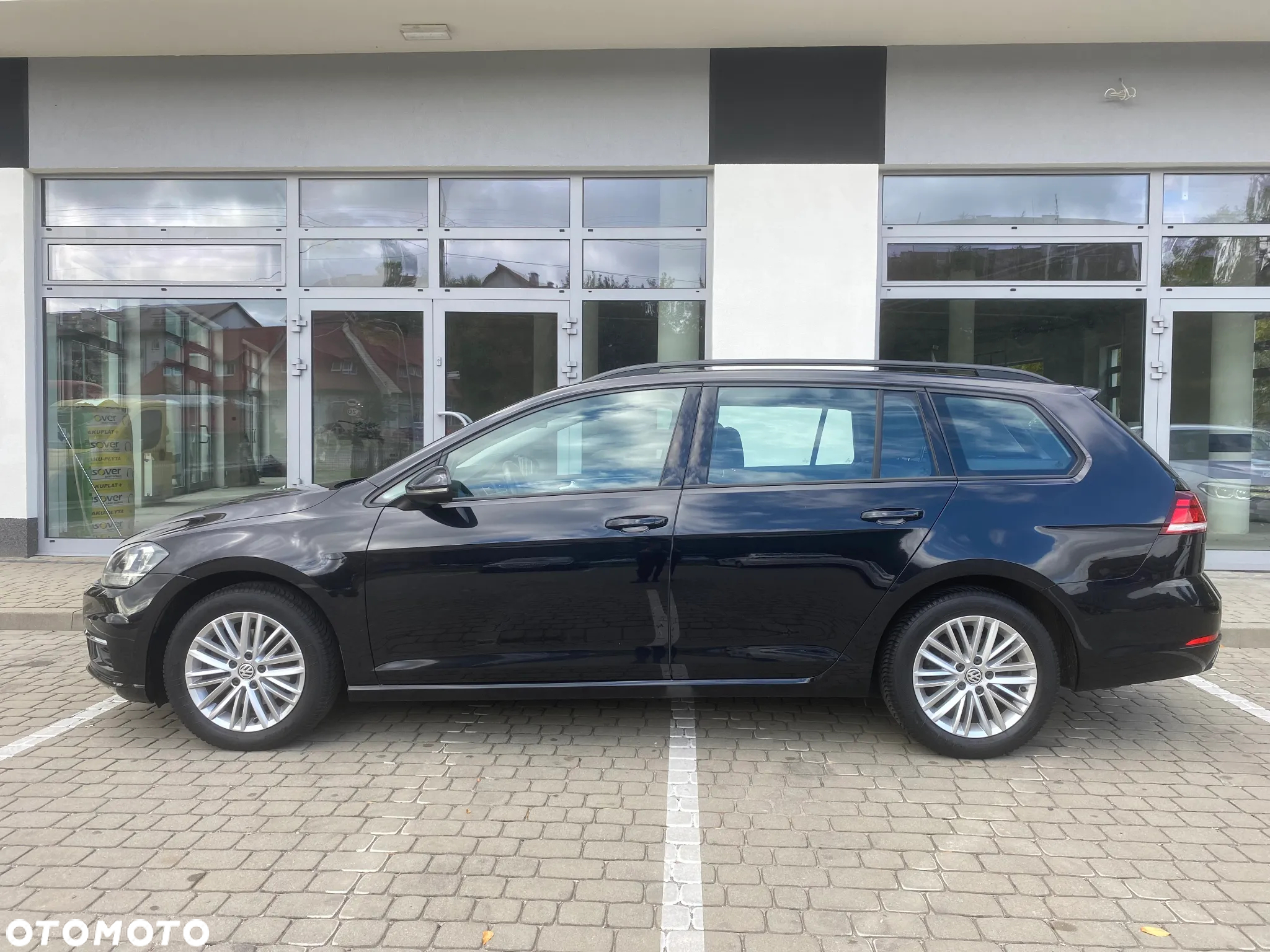 Volkswagen Golf 2.0 BlueTDI Comfortline - 4