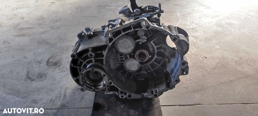 Cutie viteze manuala 6 trepte volkswagen vw passat B6 sedan 2.0 BMP cod cutie HDU - 4