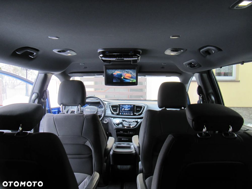 Chrysler Pacifica - 7