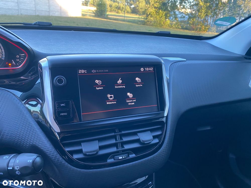 Peugeot 2008 1.2 PureTech GT Line S&S - 9