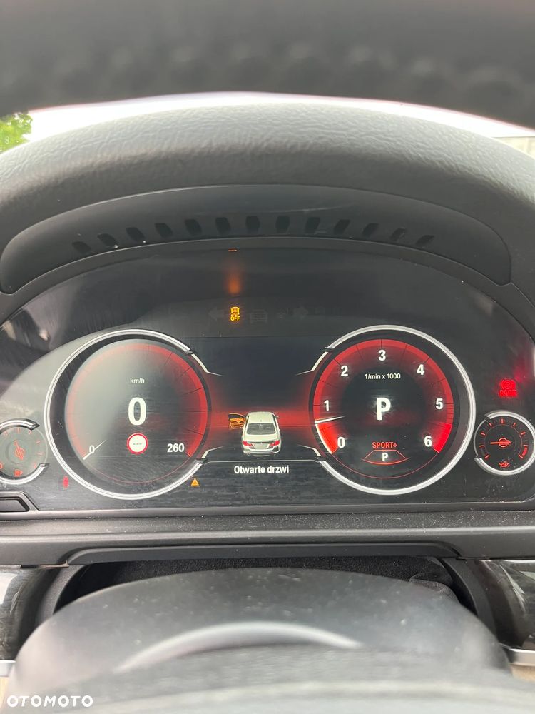 BMW Seria 5 530d xDrive - 33