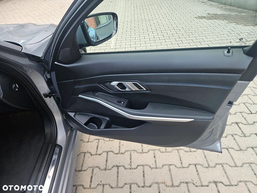 BMW Seria 3 - 14
