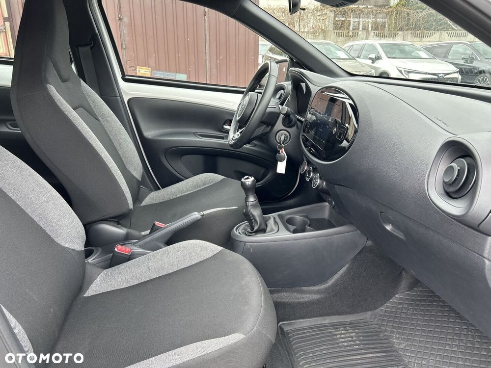 Toyota Aygo X - 10