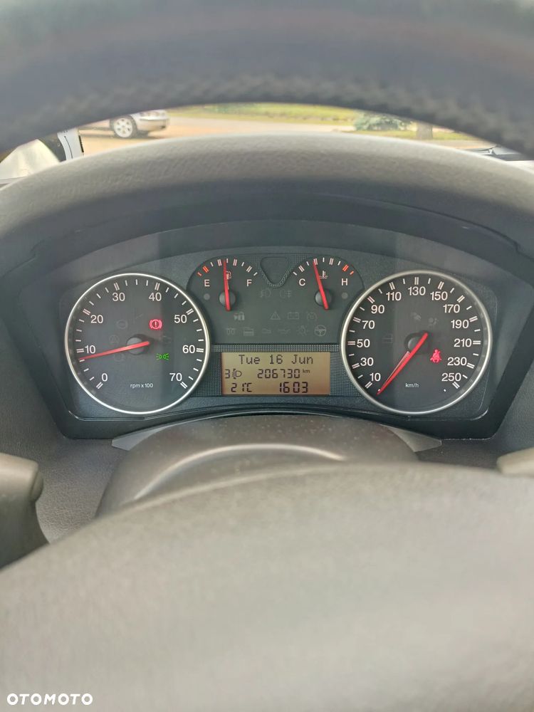 Fiat Croma 1.9 JTD Dynamic - 10