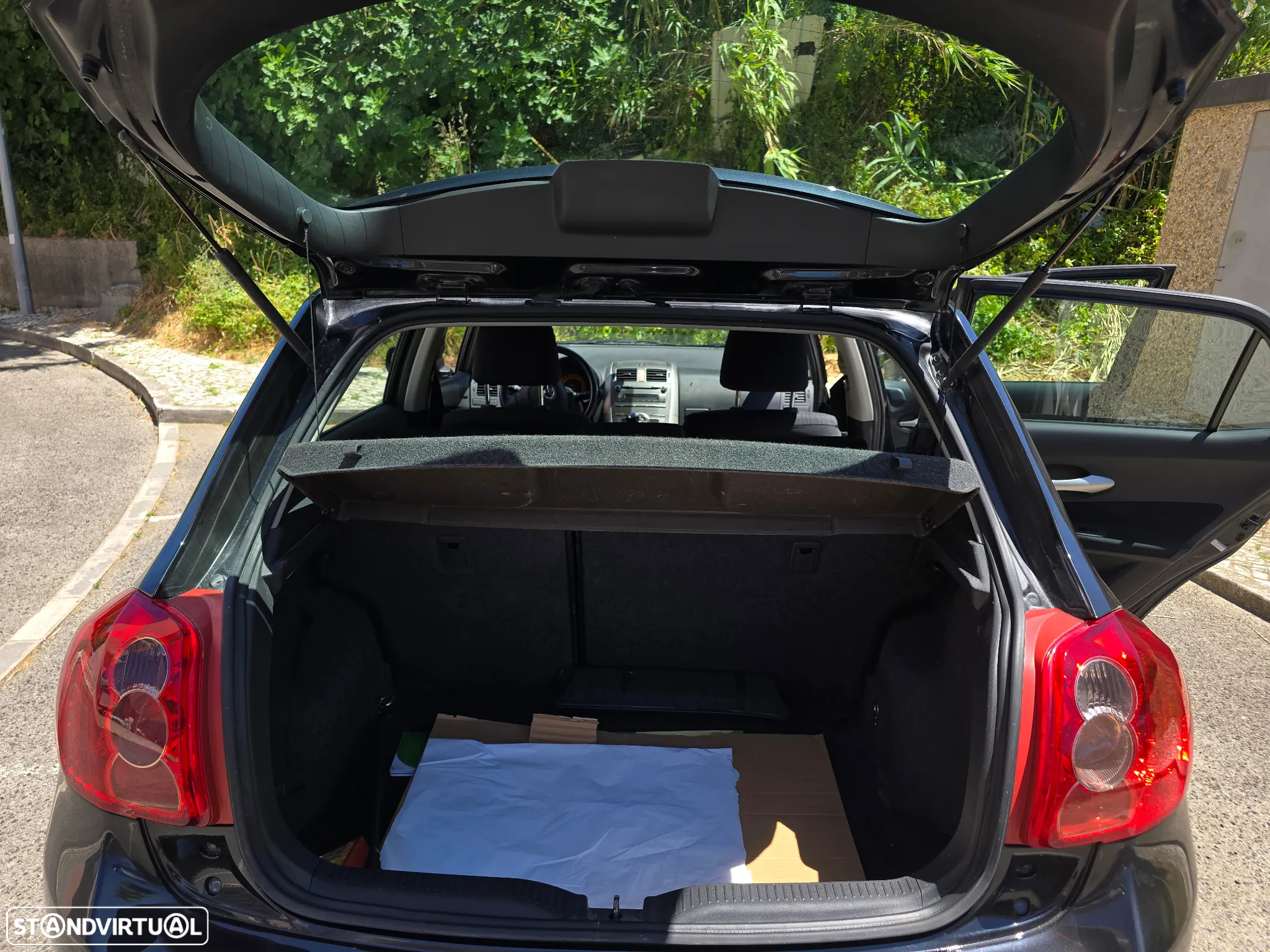Toyota Auris 1.4 D-4D Gold Edition - 11