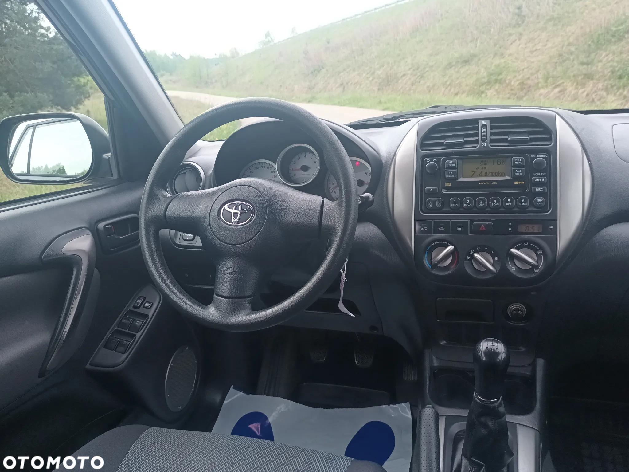 Toyota RAV4 1.8 VVT-i Terra 2WD - 26