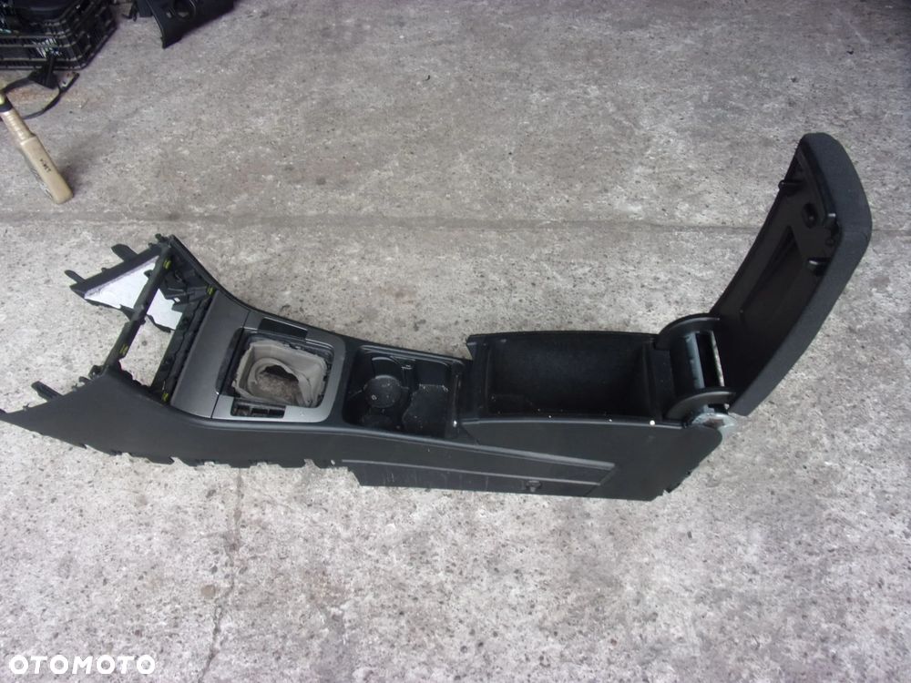 Podłokietnik tunel środkowy VW Passat B6 kombi 2.0 BKP 3C0864207TSQ - 3