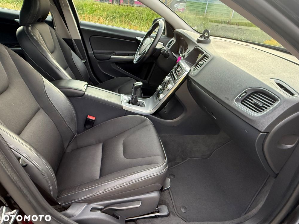 Volvo V60 - 25