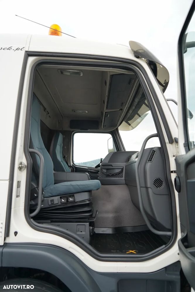 Volvo FMX 370 / 6X4 / TIPPER + FASSI F165XP HDS / MAX. CAPACITATE DE RIDICARE 5200 KG / COMANDĂ RADIO / HAYON LATERAL HIDRAULIC - 37