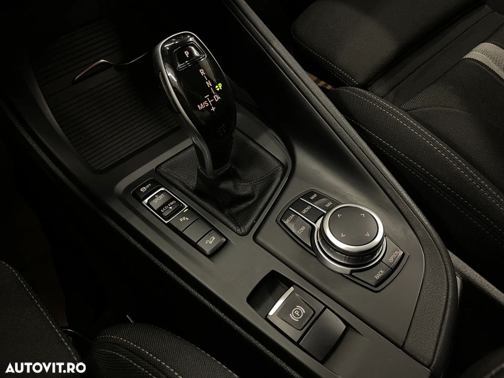 BMW X1 xDrive20i AT - 30